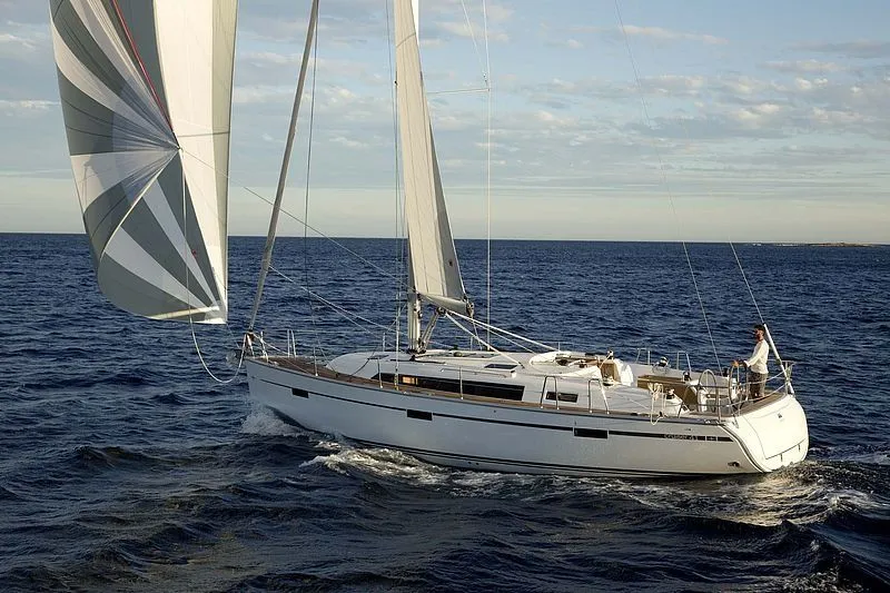 Luna 2 Charter Boat