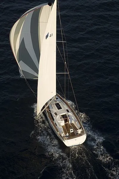 Luna 2 Charter Boat