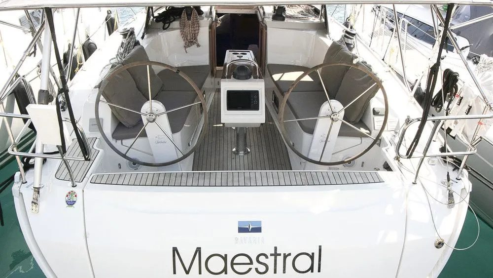 Boot - Rent a 12.35m Bavaria Cruiser 41 in Rogoznica