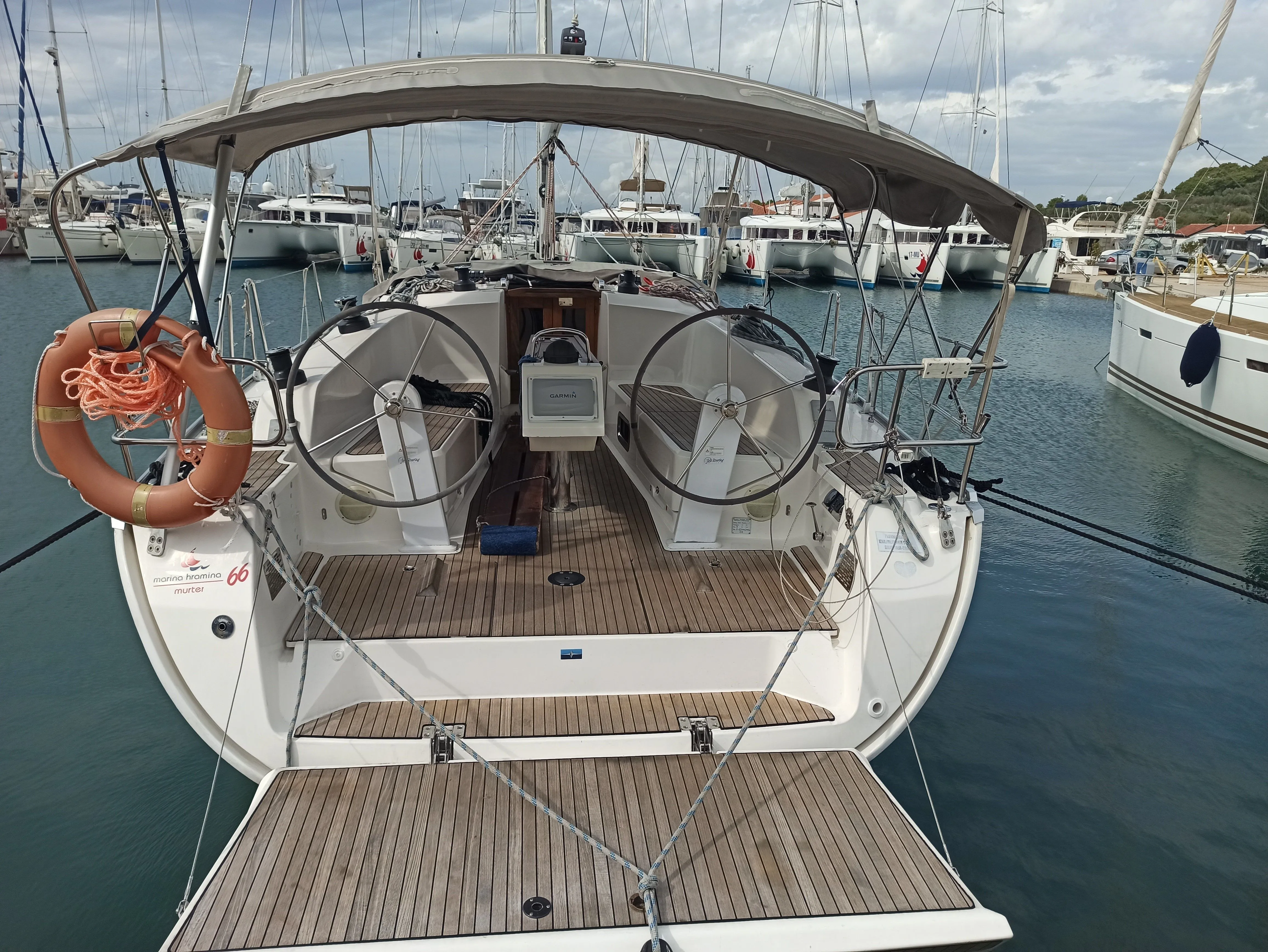 Explore Murter on a 12.35m Rental Sailing Yacht Bavaria Cruiser 41