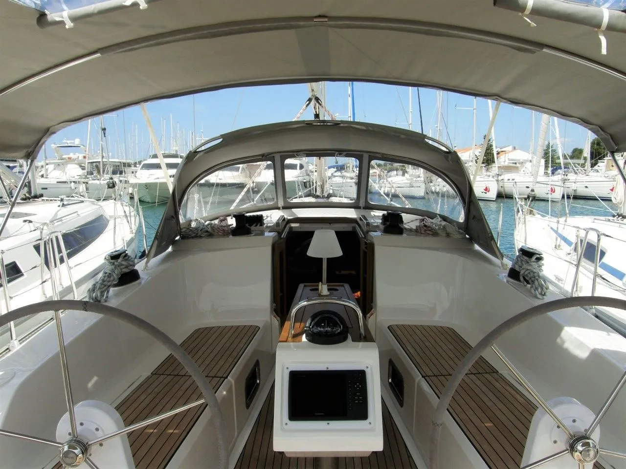MH 70 Charter Boat