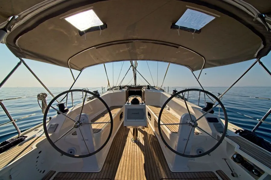 MH 71 Charter Boat