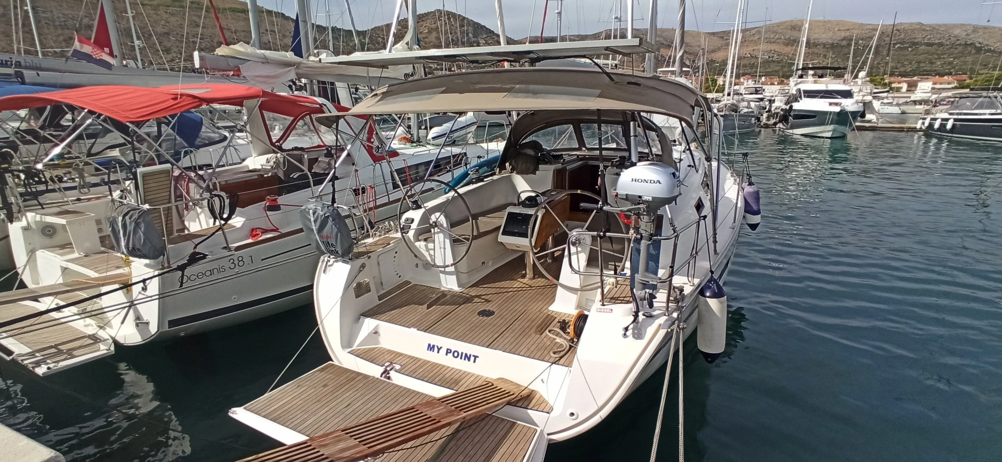 Explore Marina on a 12.35m Bavaria Cruiser 41 Sailing Yacht Rental