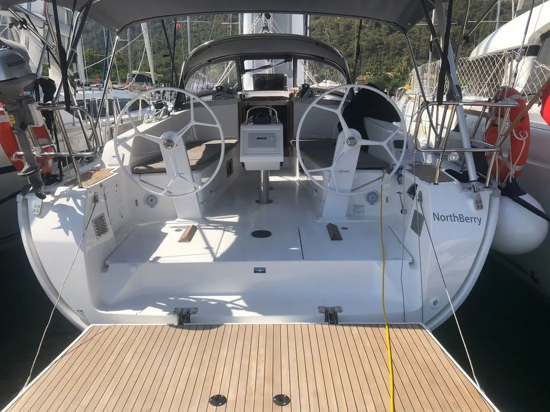 12.35m Göcek Bavaria Cruiser 41 Hire