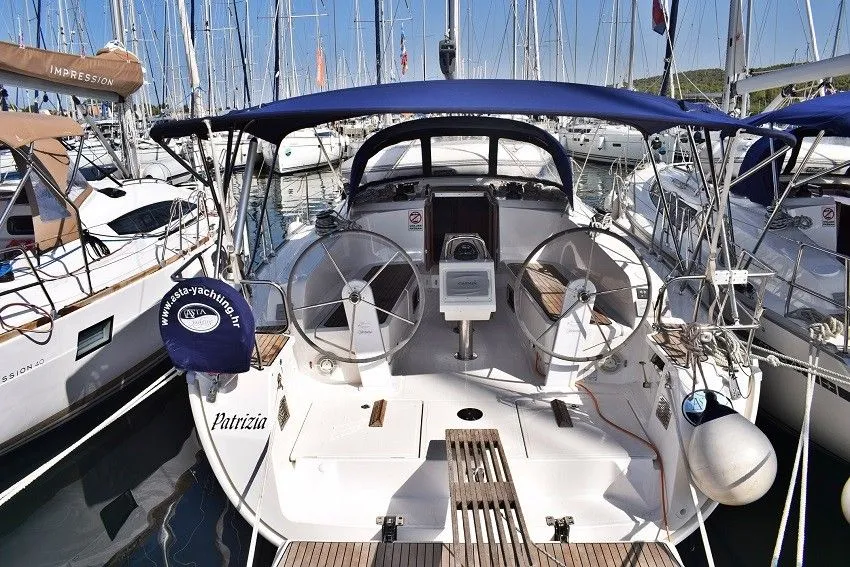Patrizia Charter Boat - 4