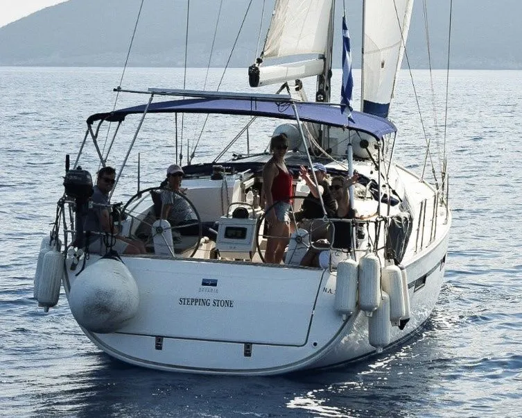 Charter a 12.35m Sailing Yacht Bavaria Cruiser 41 in Corinth