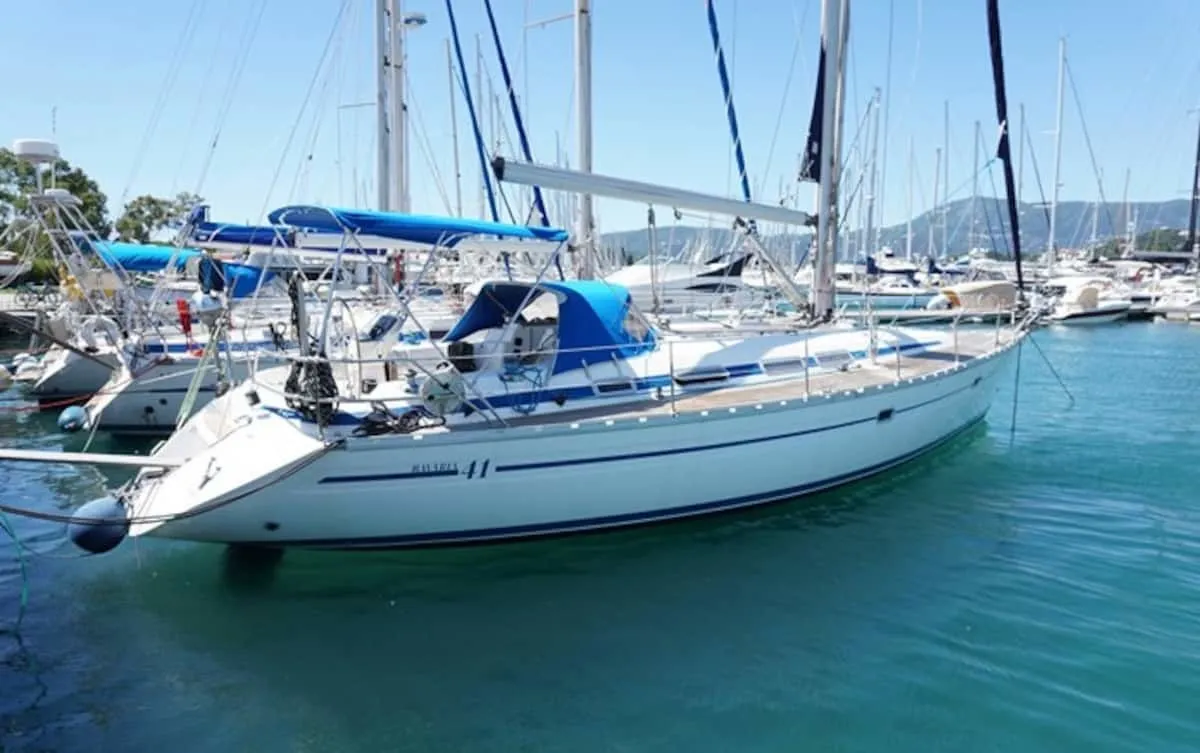Rent a 12.75m Boat in Simuni