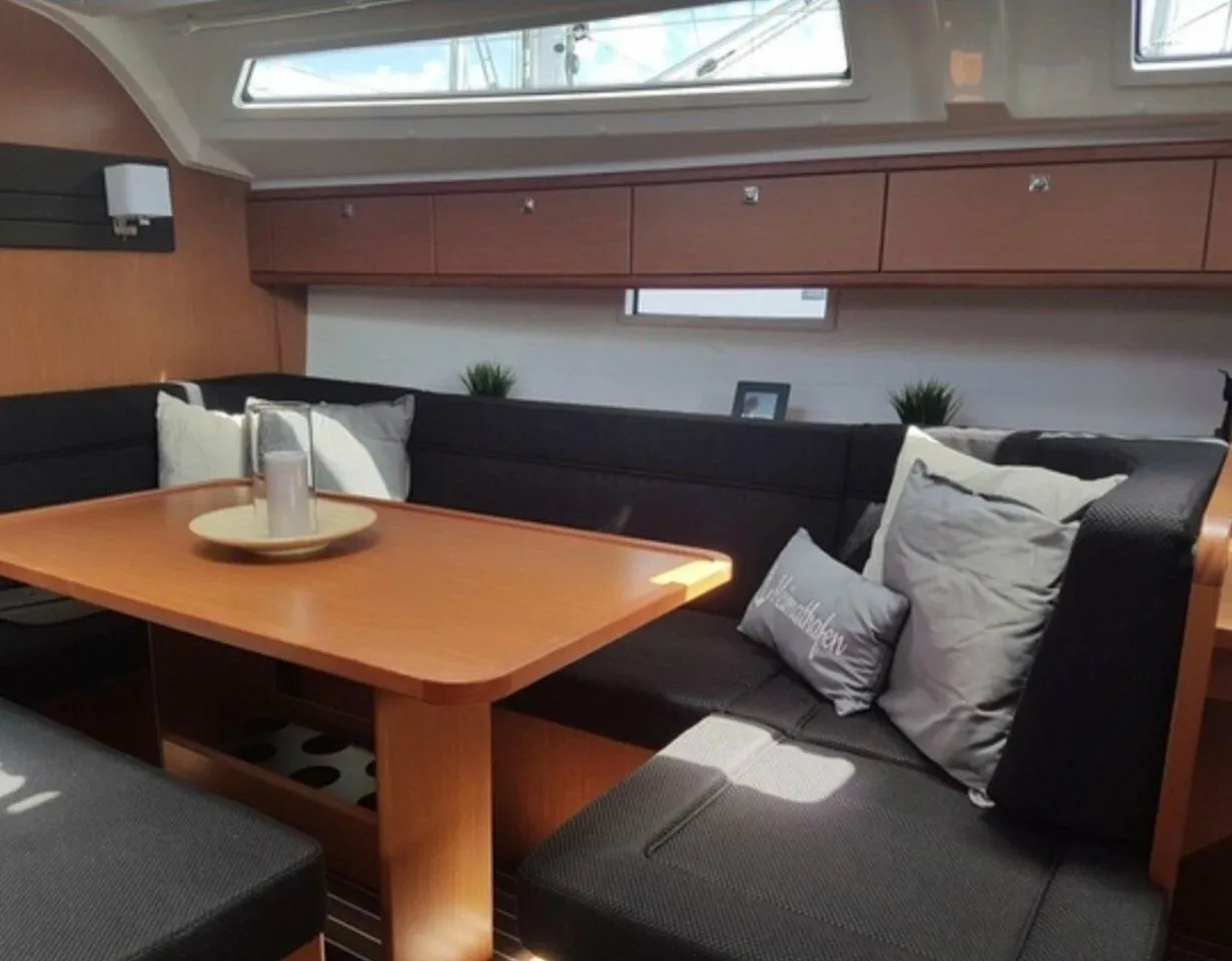Fiordiligi Charter Boat