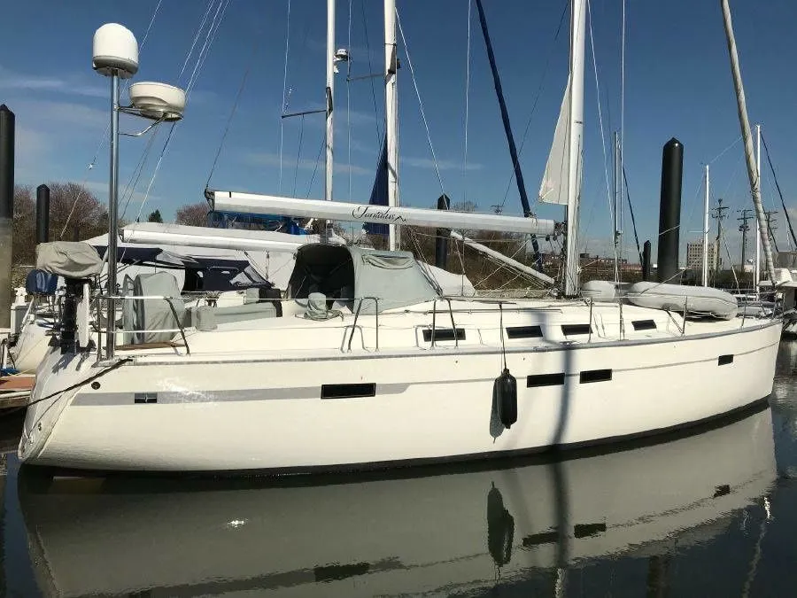 14m Nanaimo Sailing Yacht Hire