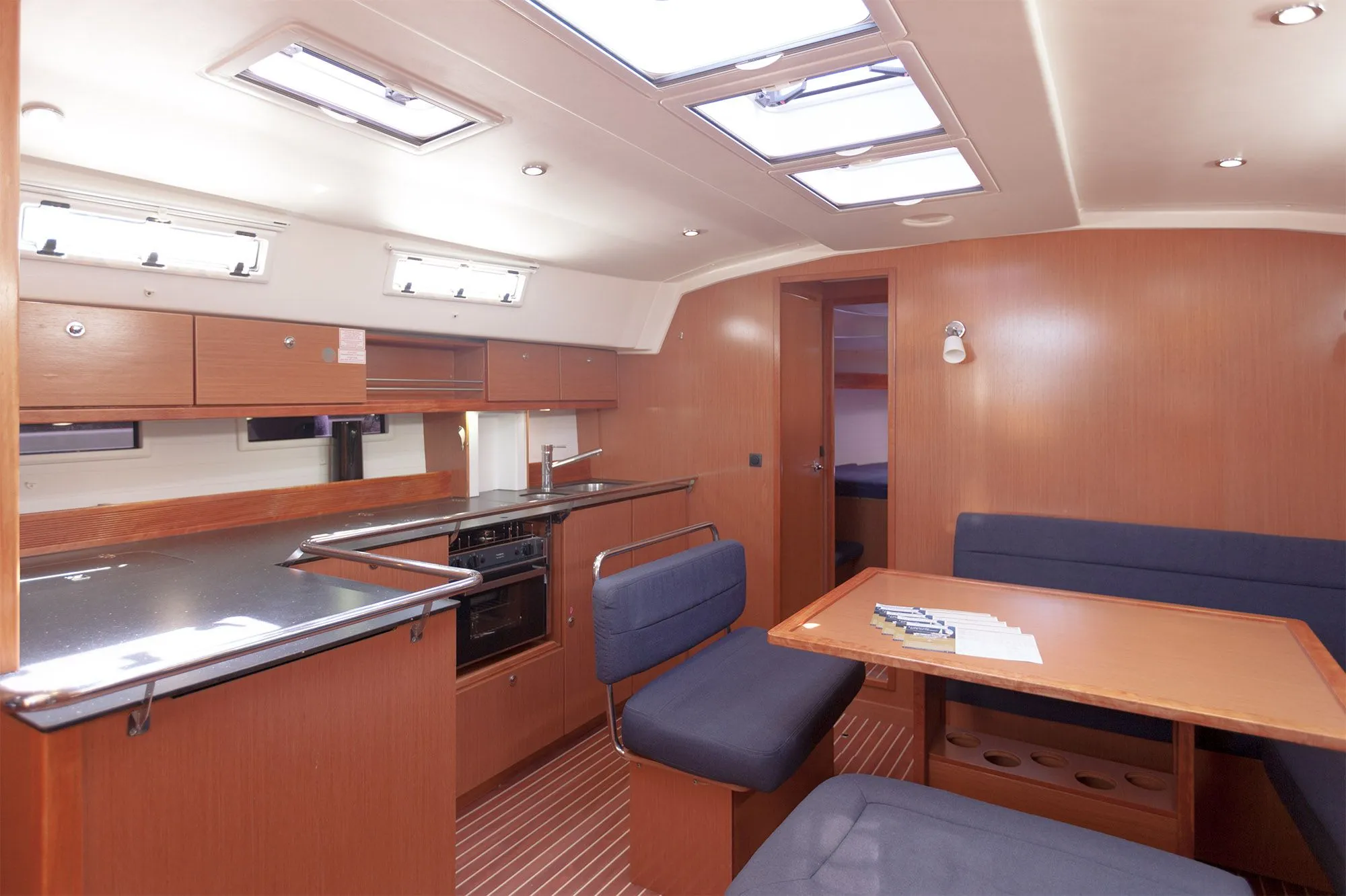 Bimba Matta Charter Boat