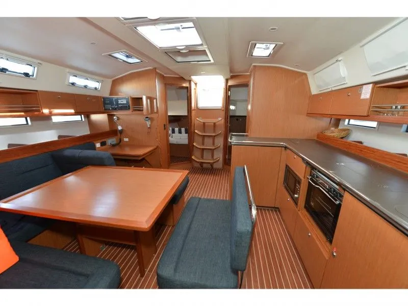 Enya Charterboot - 4