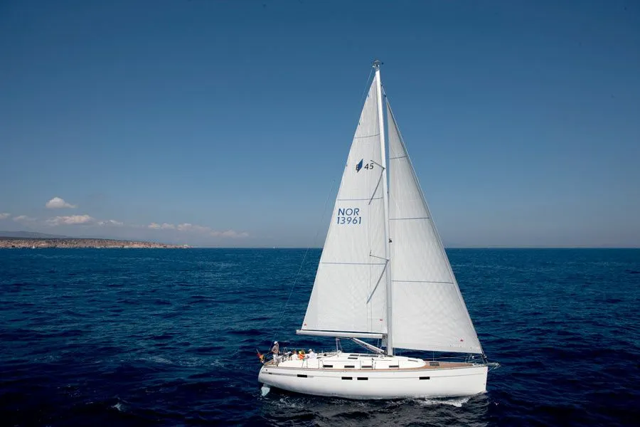 Lu Charter Boat