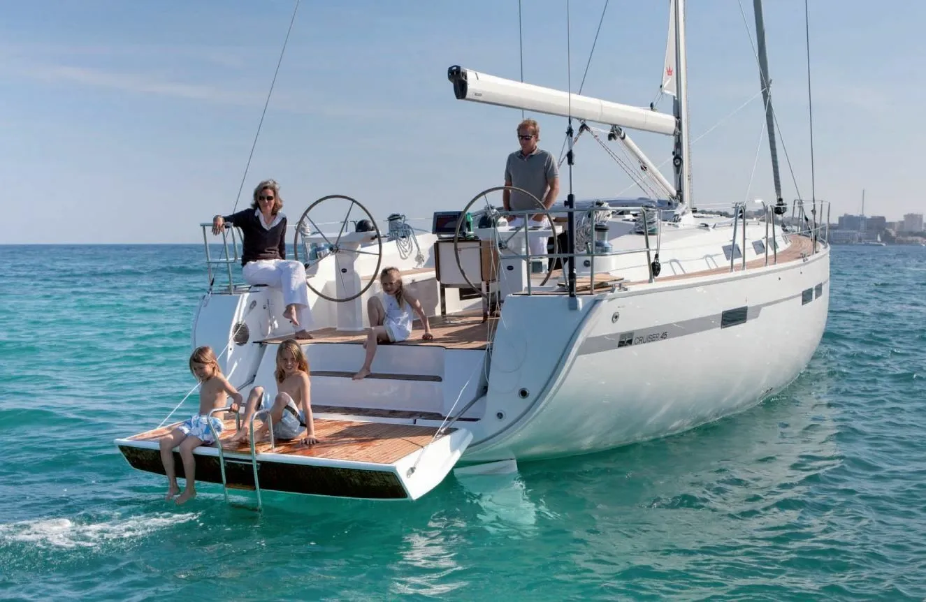 Boot - 13.6m Lelystad Sailing Yacht Bavaria Cruiser 45 Hire