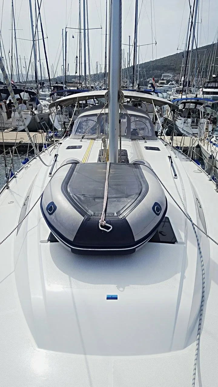 Rent a 14.27m 4 Cabin Sailing Yacht in Novi Vinodolski