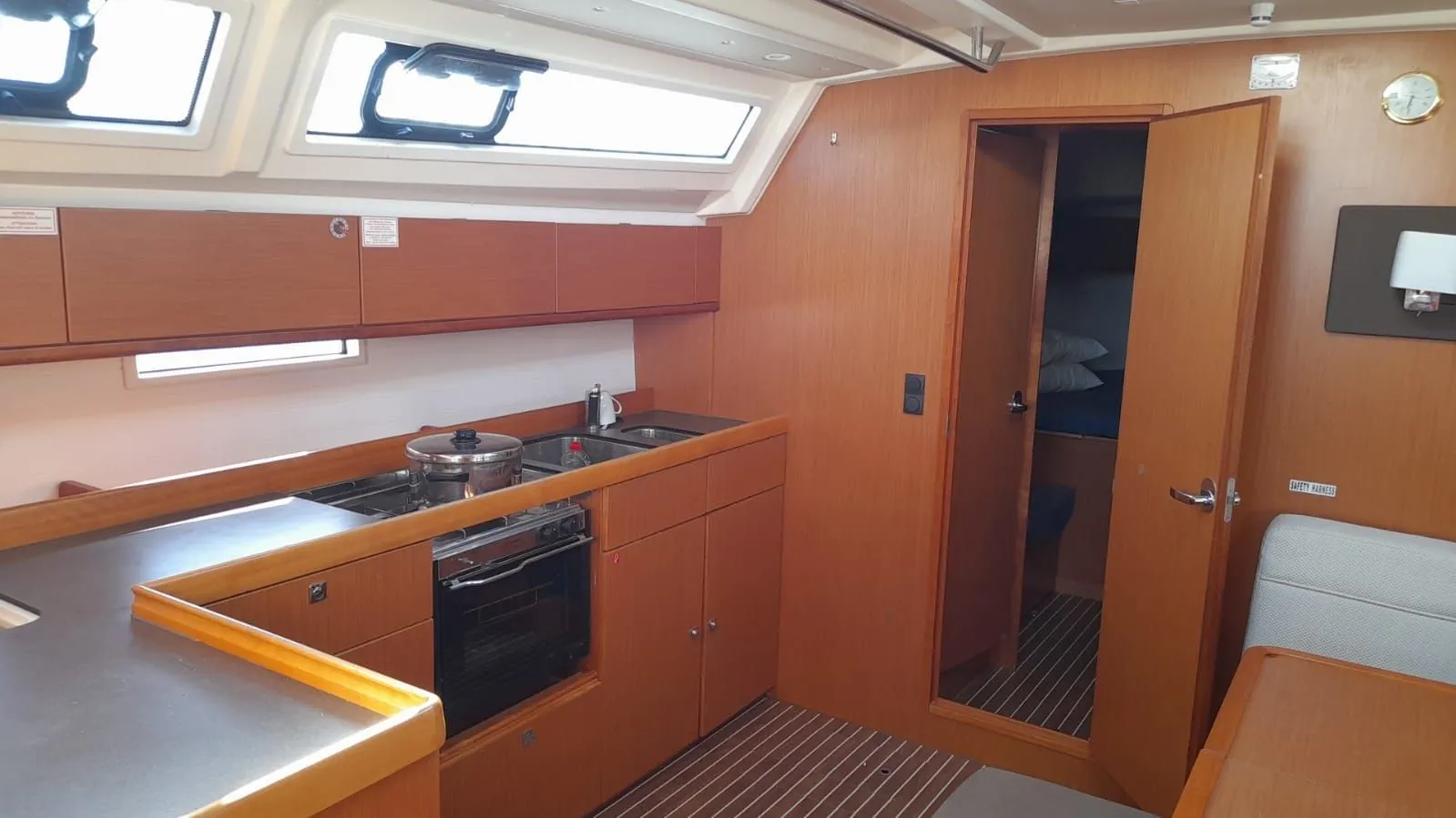 Amelia Charterboot - 5