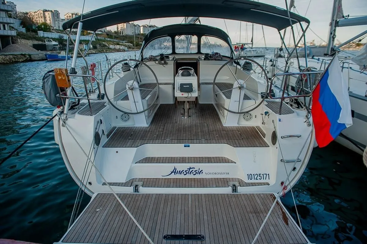 14.2m Sevastopol Bavaria Cruiser 46 Sailing Yacht Hire