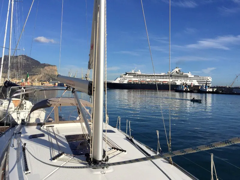Anfitrite Charter Boat