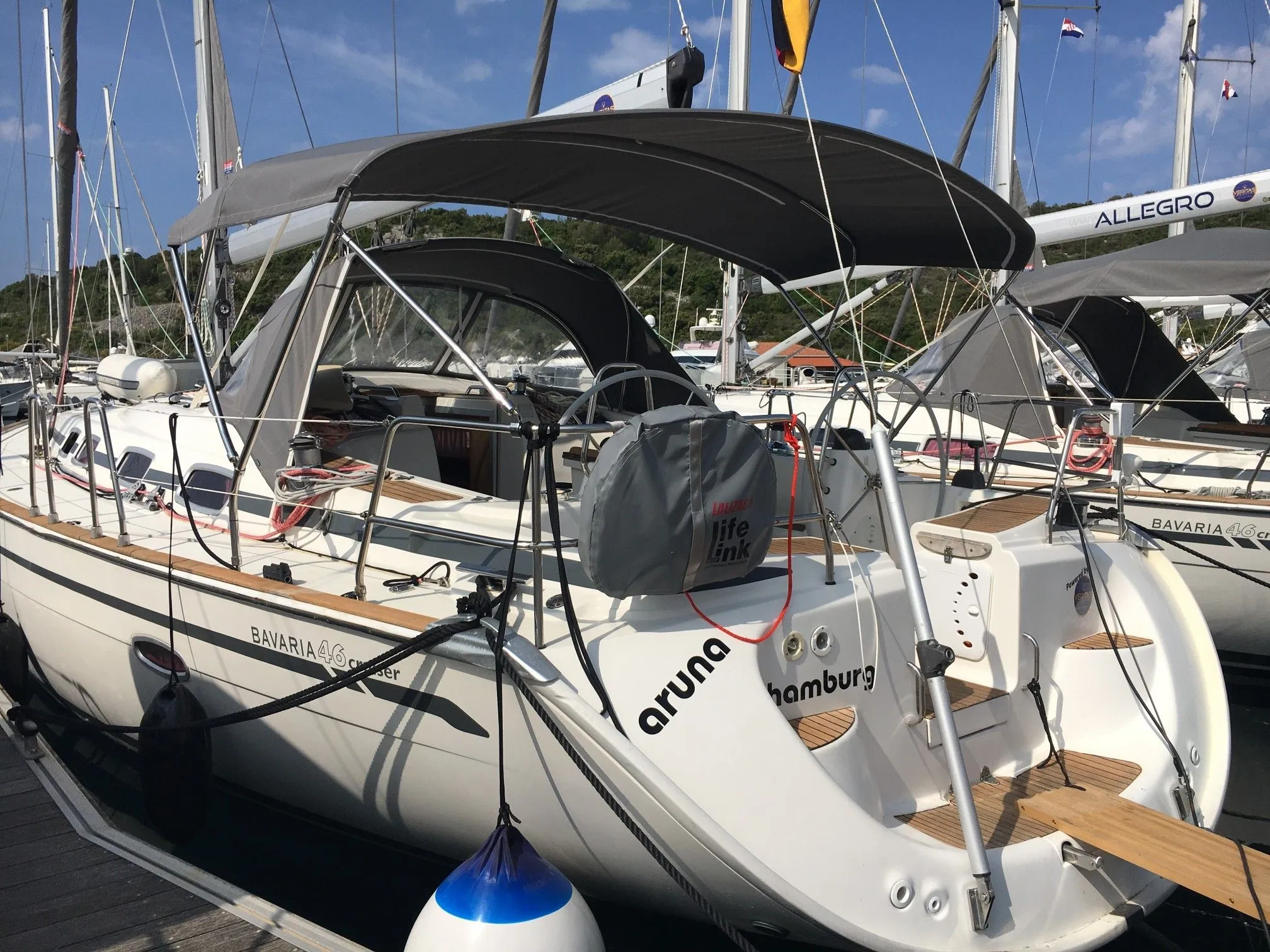 Boot - Explore San Miguel de Abona on a 14.4m Rental Sailing Yacht Bavaria Cruiser 46