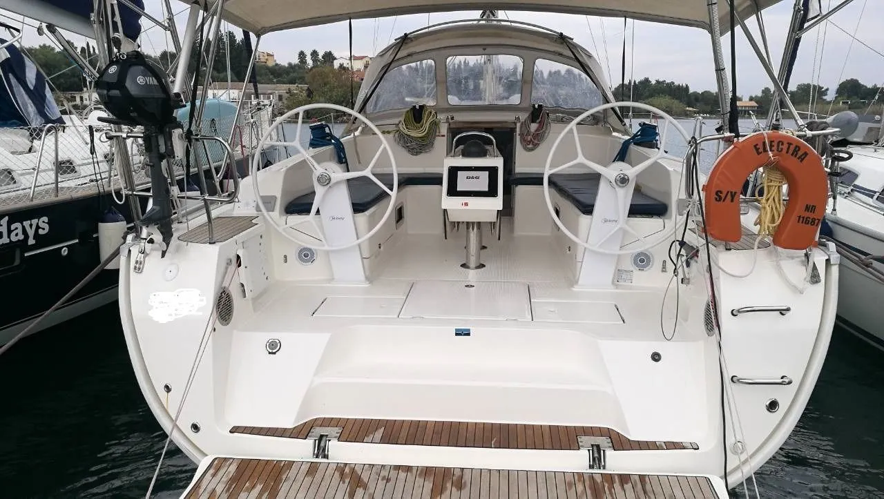 Charter a 14.27m 4 Cabin Sailing Yacht in Sami
