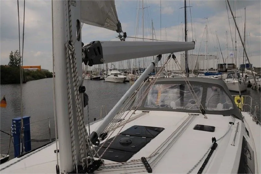 Rent a 14.27m Sailing Yacht Bavaria Cruiser 46 in Llucmajor