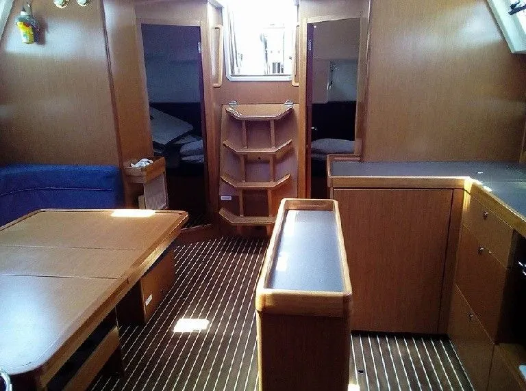 Чартер Delos - 5