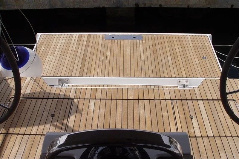 Dione Charter Boat - 4