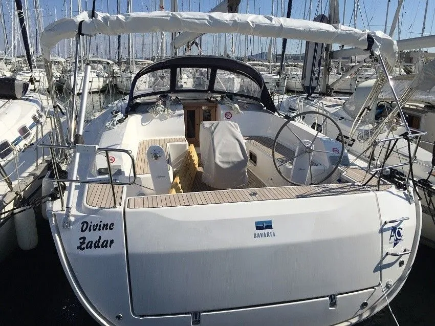 Divine Charterboot - 4
