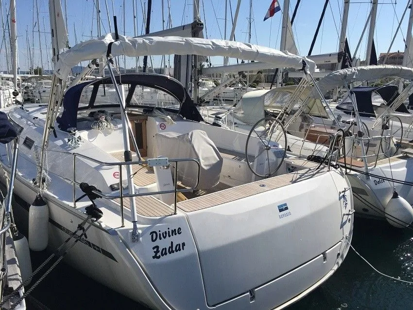 Divine Charterboot - 3