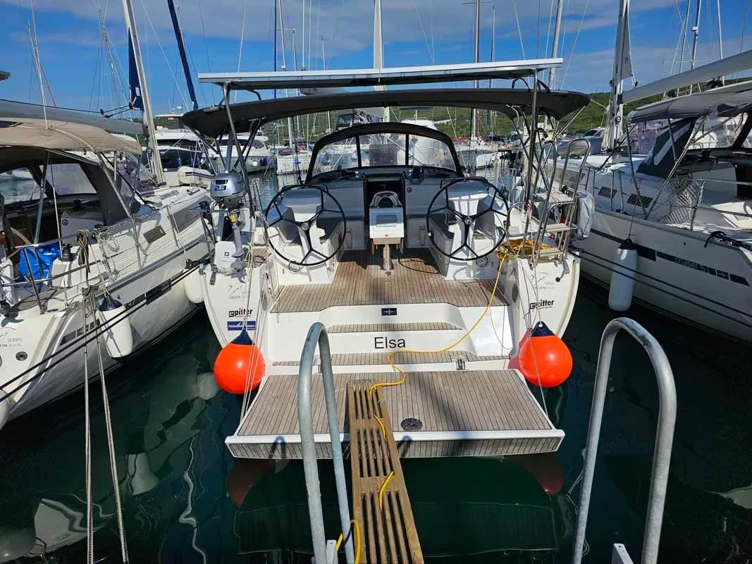 Elsa Charter Boat - 1
