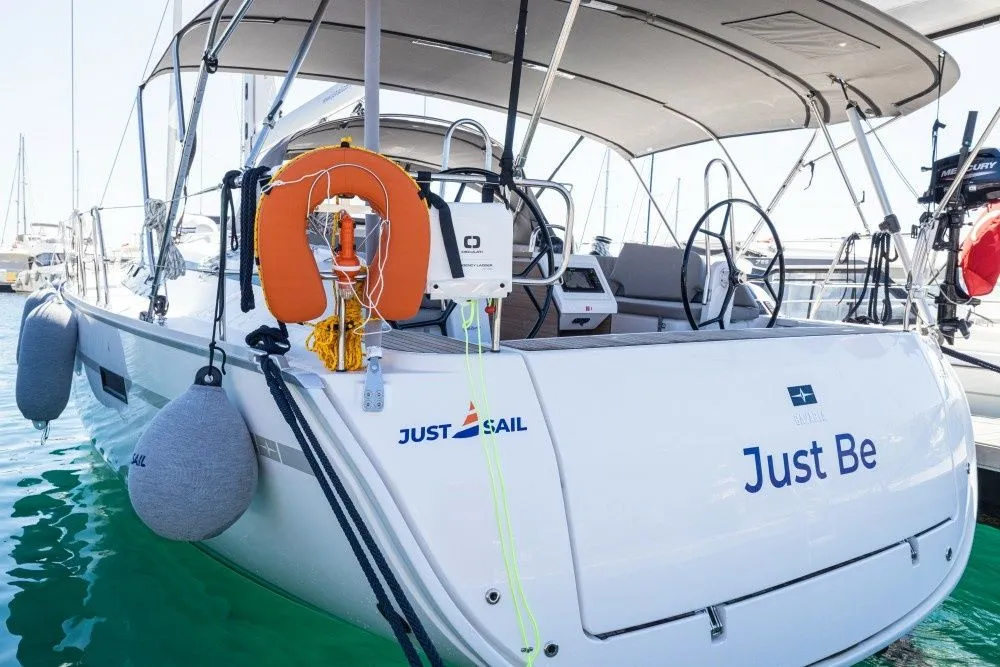 Чартер Just Be - 3