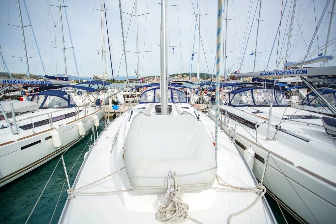 Hildr Charter Boat - 4