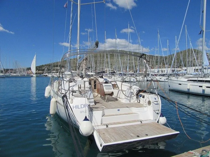 Лодка - 14.27м аренда Bavaria Cruiser 46 в Эллинико