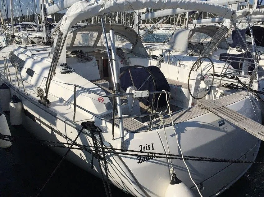 Iris 1 Charter Boat - 1