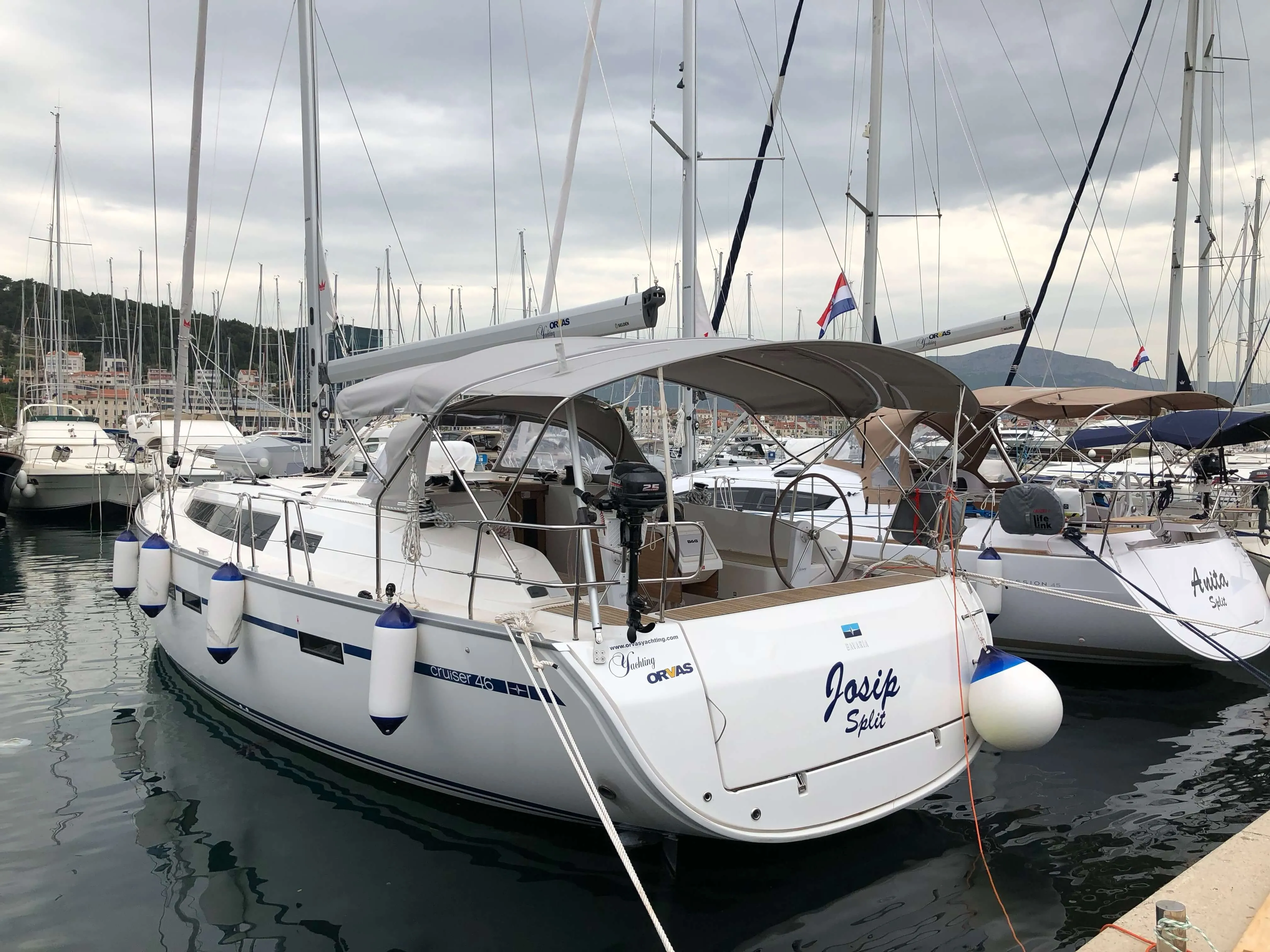 Boat - Rent a 14.27m Sailing Yacht Bavaria Cruiser 46 in Split