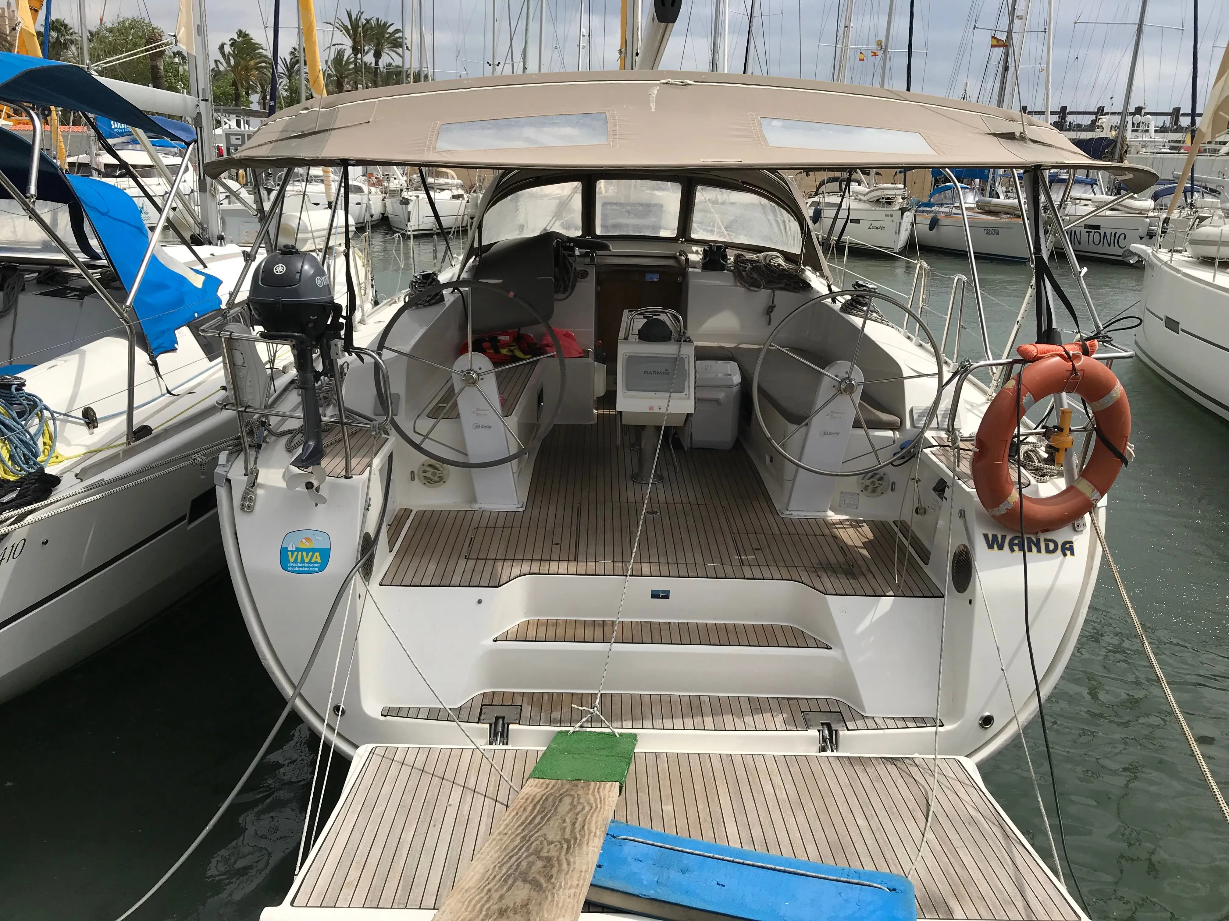 Explore Las Palmas de Gran Canaria on a 14.27m Bavaria Cruiser 46 Sailing Yacht Rental
