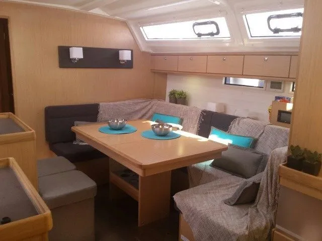 Leonidas Charterboot - 4