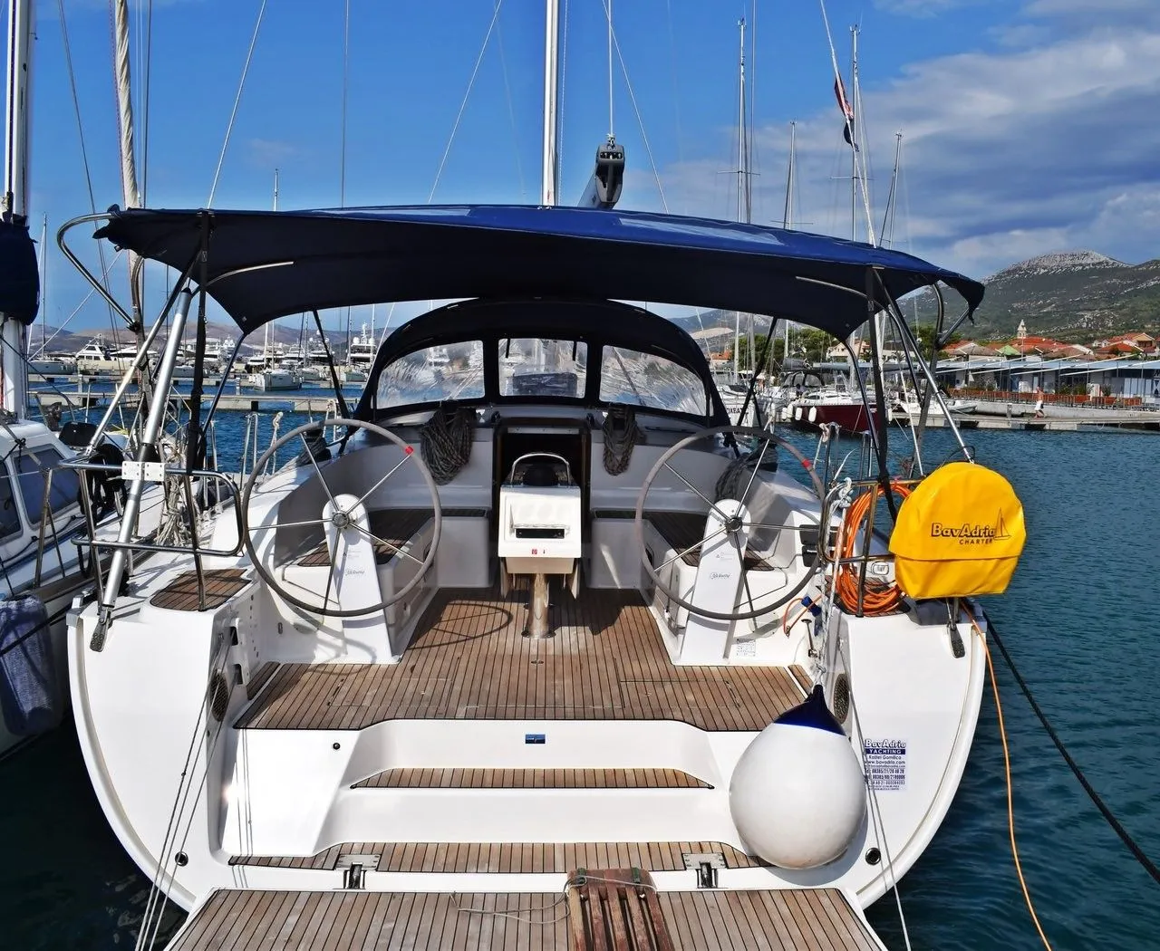 Boot - Charter a 14.27m Sailing Yacht in Kastela