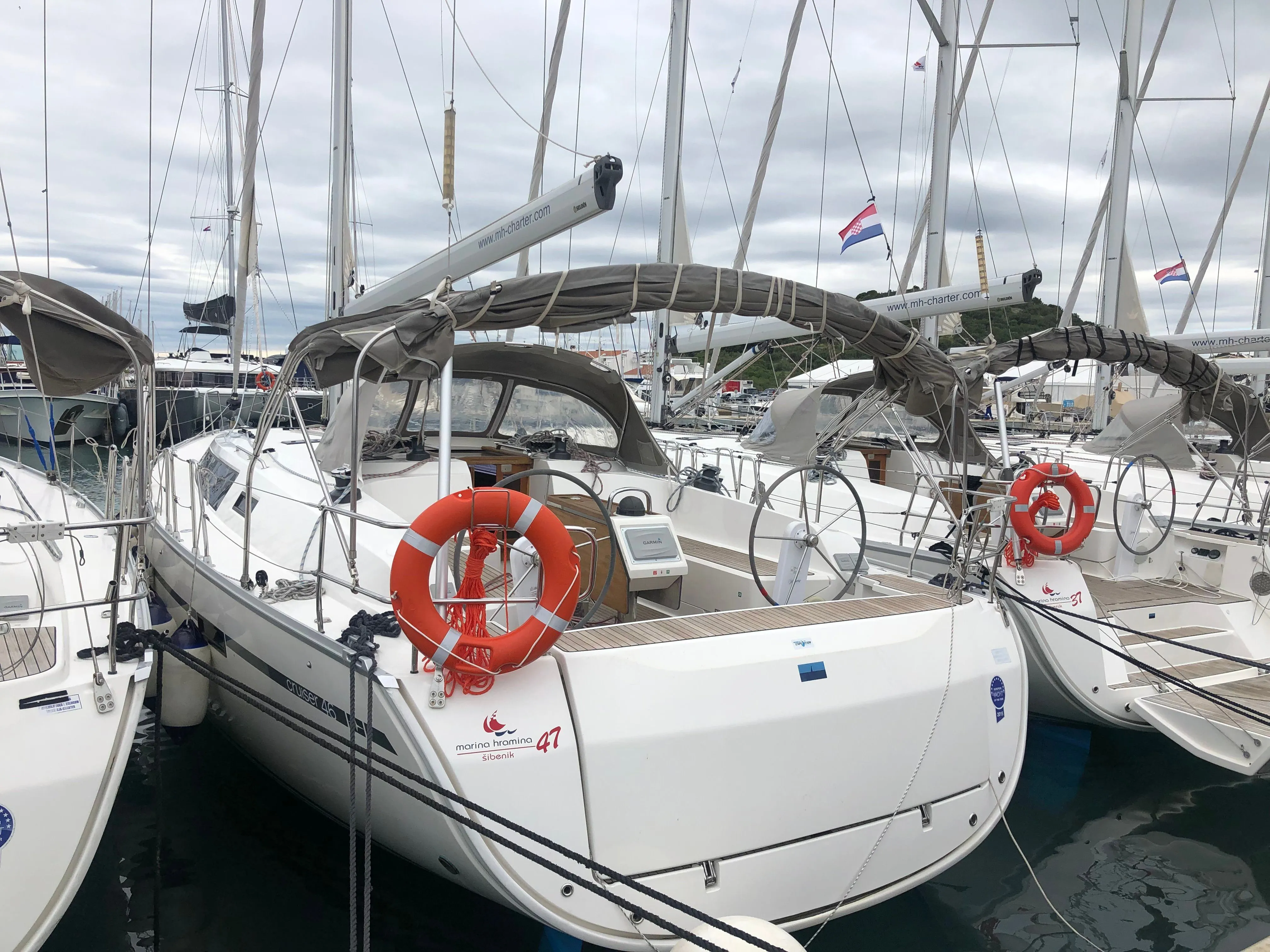 Boot - Charter a 14.27m Sailing Yacht in Murter