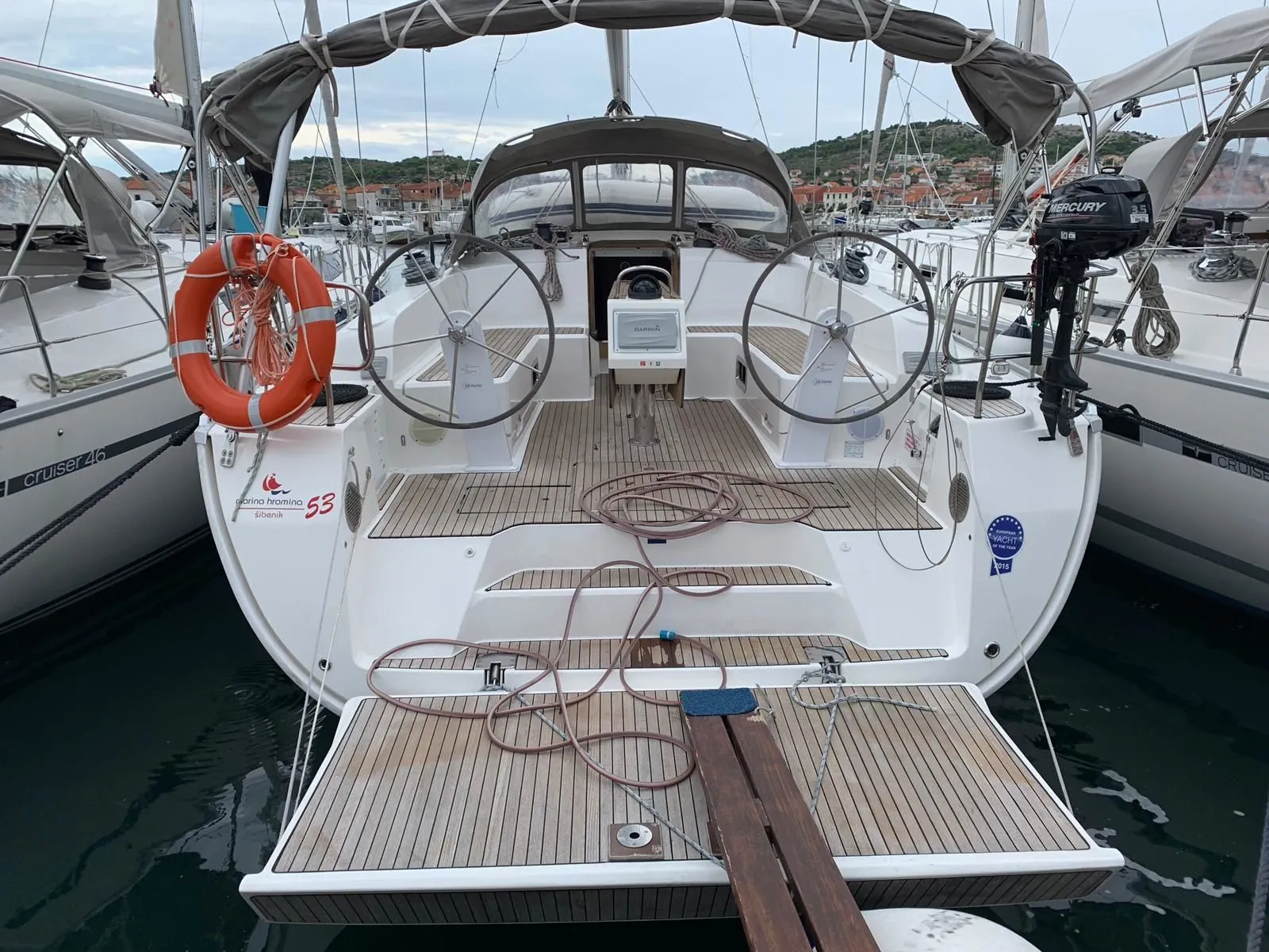 Charter a 14.27m Bavaria Cruiser 46 Sailing Yacht in Murter
