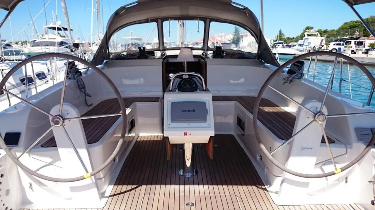 MH 53 Charter Boat