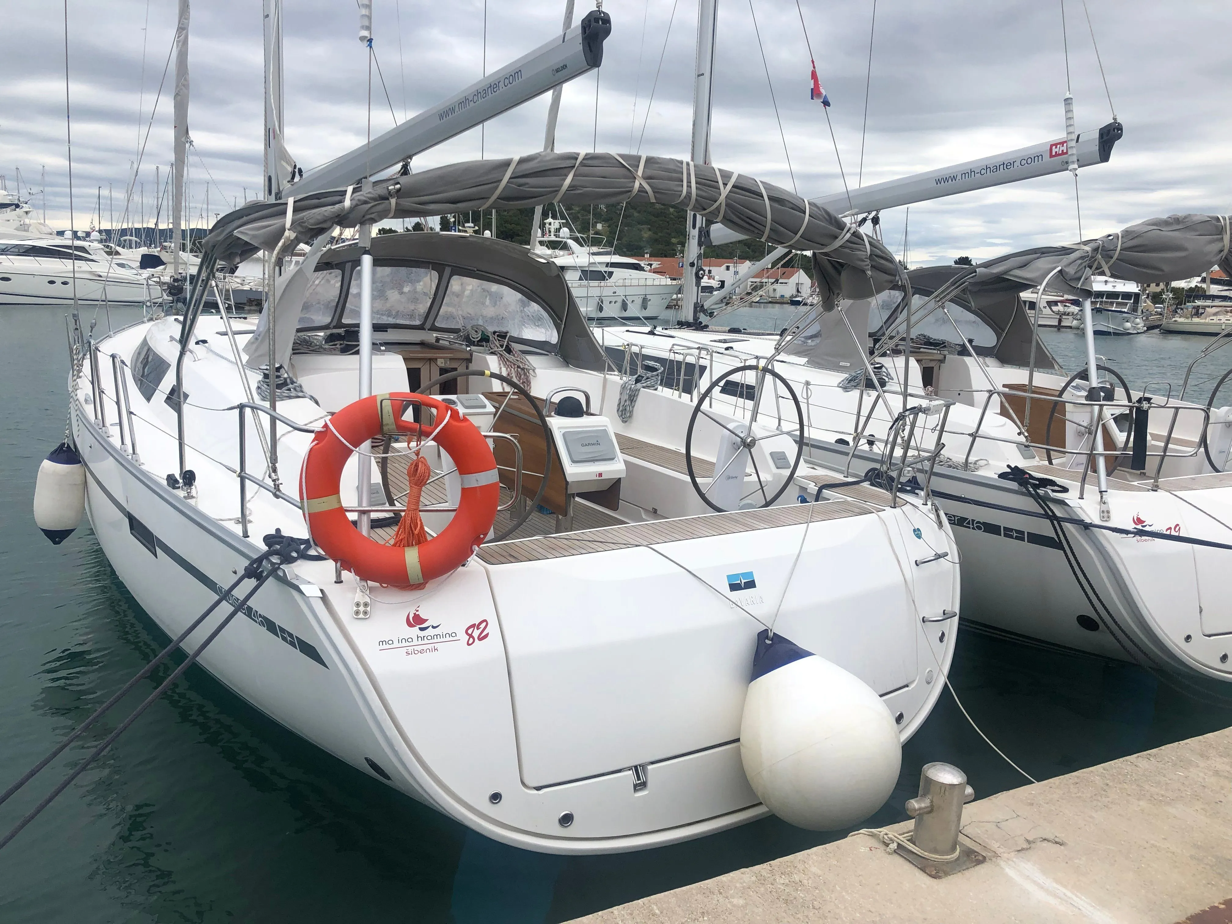 Boot - 14.27m Murter Bavaria Cruiser 46 Sailing Yacht Hire