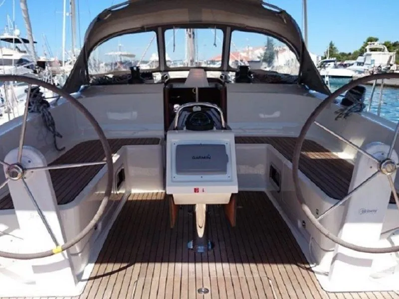 MH 86 Charter Boat - 4