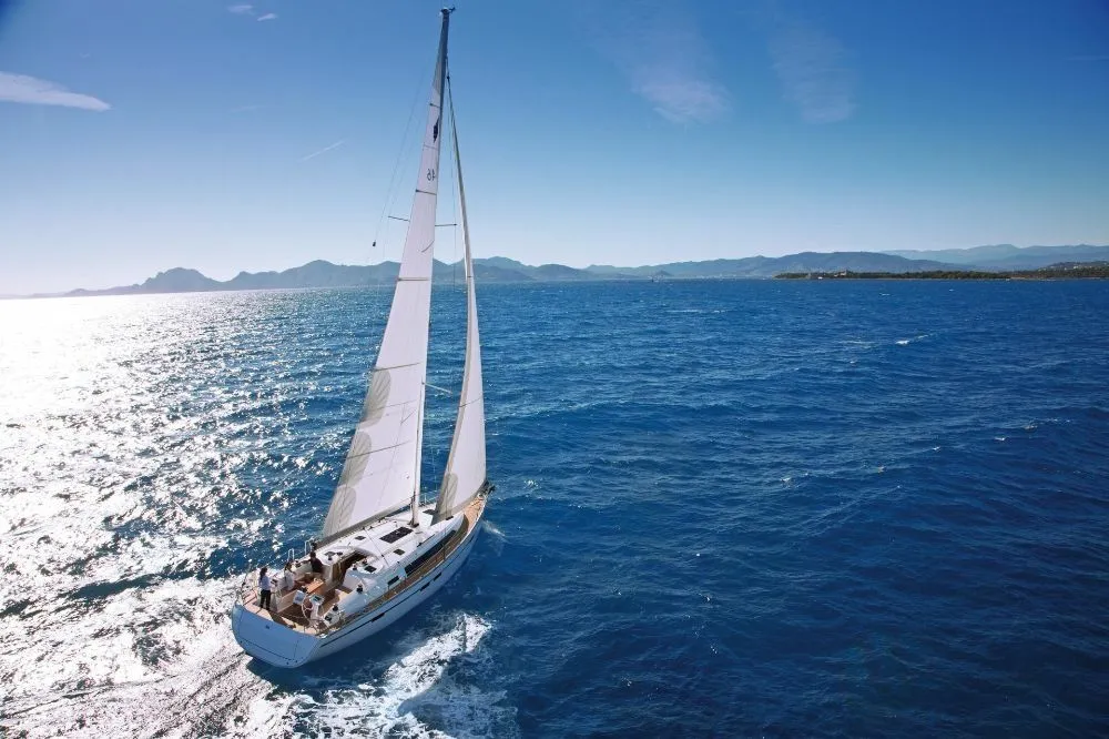 Boot - Rent a 14.27m Bavaria Cruiser 46 Sailing Yacht in Split