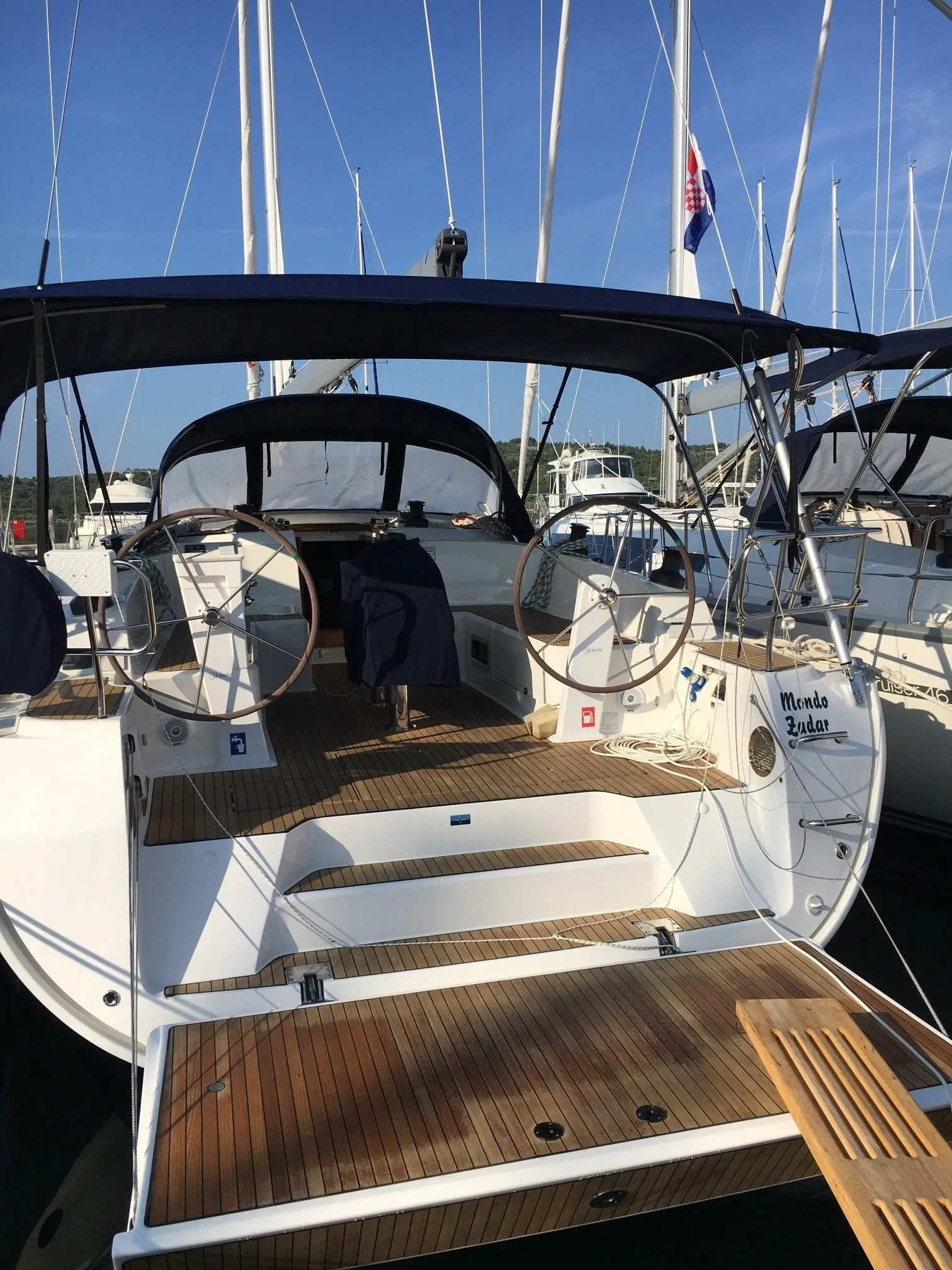 Charter a 14.27m 4 Cabin Sailing Yacht in Drage
