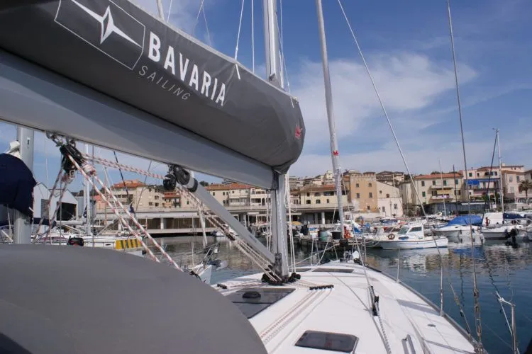 Rent a 14.27m 4 Cabin Sailing Yacht in San Vincenzo