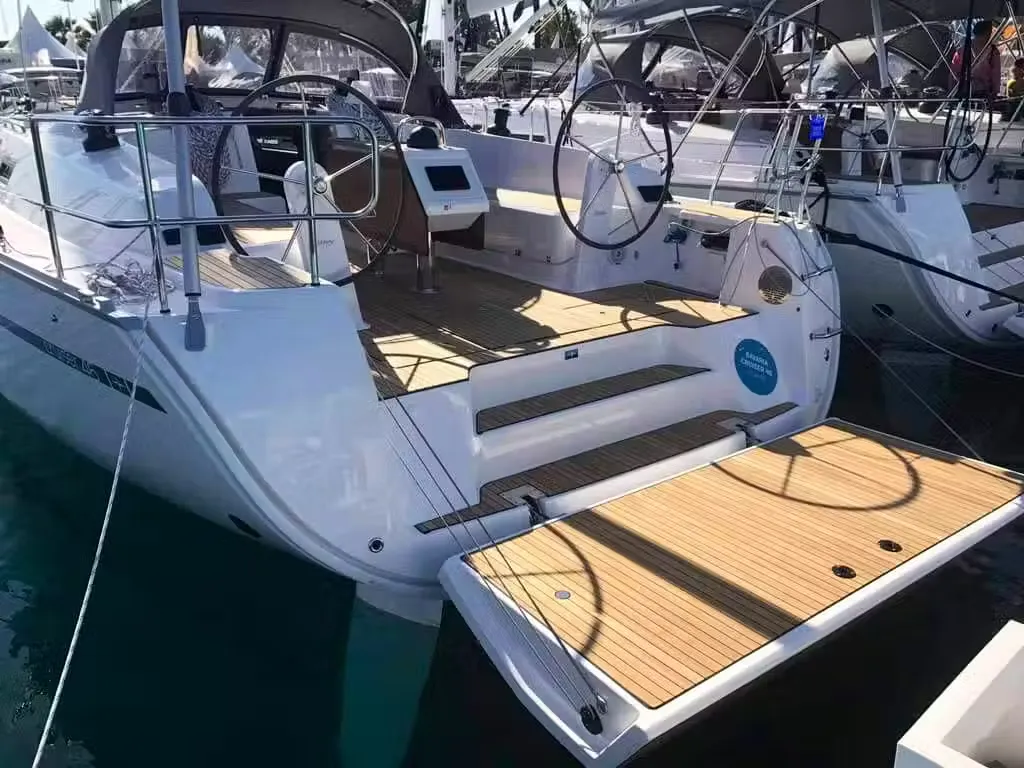Vibo Marina 14.2m Kiralık Tekne