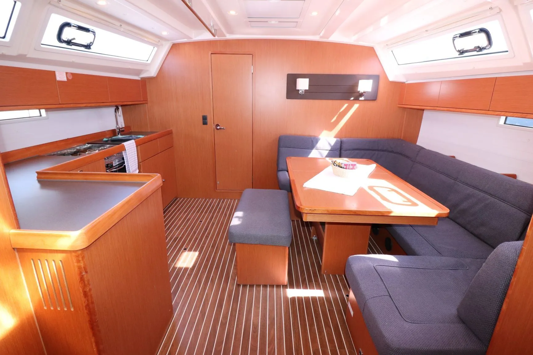 Ocean Breeze Charter Boat
