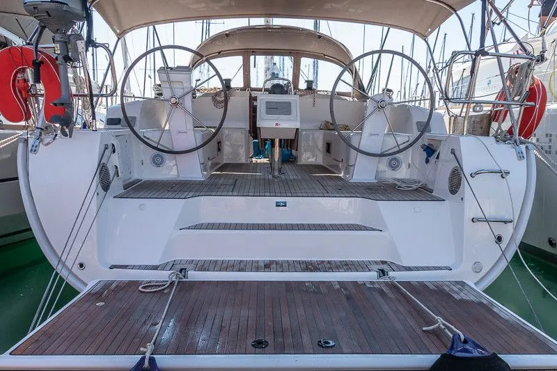 Чартер Queen Dina - 4