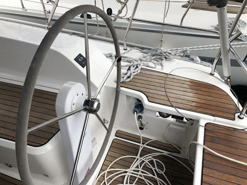 Rava Charter Boat - 5