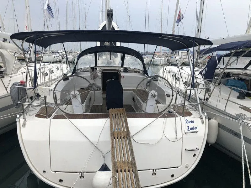 Rava Charter Boat - 1